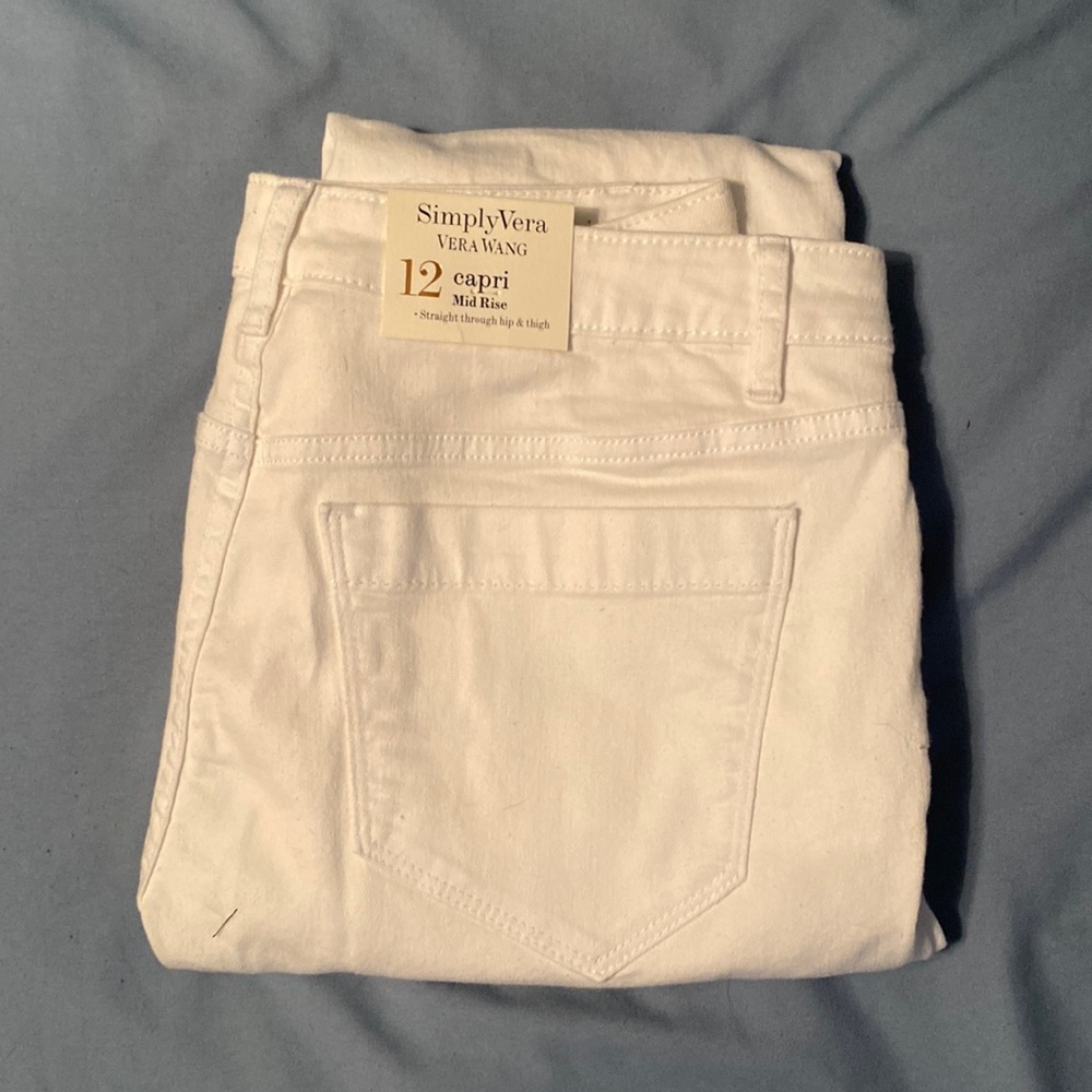 Simply Vera want mid-rise capri white with roll cuff